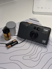 Kodak Snapic A1 35mm Camera Rhino Grey Batteries 1 roll Kodak Gold 200