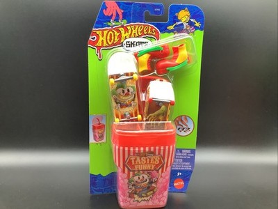 Hot Wheels SKATE Finger Boards Tastes Funny Circus Clown Theme Double Pack 