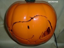 PLASTIC HALLOWEEN CUT-OUT SNOOPY LIGHT UP PUMPKIN BY PEANUTS WORLDWIDE LLC
