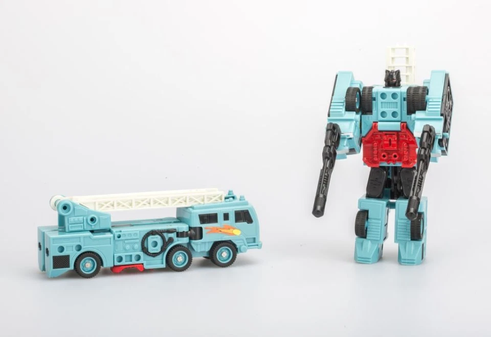 Transformers G1 Defensor reissue Gift Set boxed Version New Free Shipping - Image 4 of 4