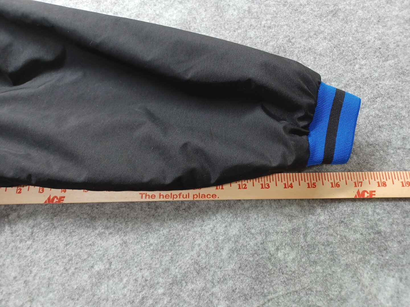 Duke Blue Devils Black Winter Coat Worn TWICE ! - Beautiful - BOYS LARGE