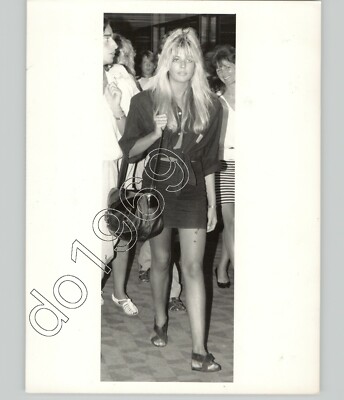 English POP SINGER Mandy Smith after Flight @ Gatwick Airport 1986 Press Photo