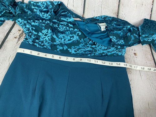Francesca’s Teal Flutter Sleeve Velvet Lined Romper Size Large LKNW - Picture 5 of 7
