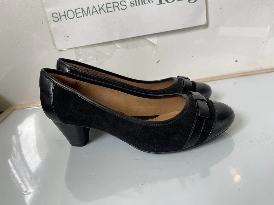 Clarks Black Leather Shoes Size UK 3 EU 36 Extra Wide Fit  ** - Image 3 of 4