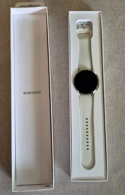 Samsung Galaxy Watch 4 40 mm mit viel Zubehör