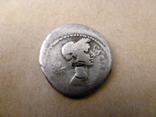 JULIUS CAESAR. ROMAN. SILVER DENARIUS. LIFETIME ISSUE. 44 B.C. Ref#94