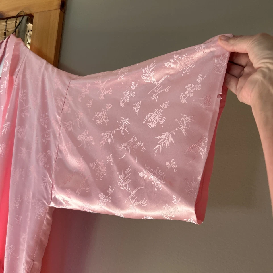 Vintage Esme Seda Floral Repujado Rosa Kimono Largo Cinturón Bata Bolsillos Talla Med Foto 2 de 4