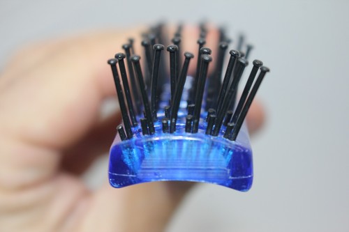 Mini spazzola per capelli vintage BUONA punta a fungo 6" plastica blu, PULITA! Usato in ottime condizioni! - Foto 7 di 12