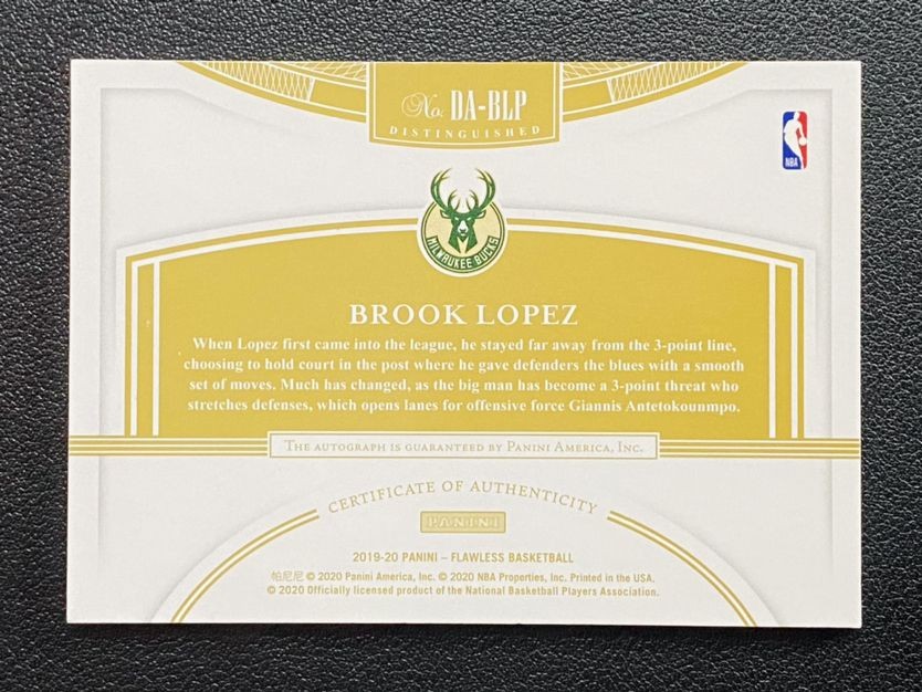 2019-20 Panini Flawless Brook Lopez Distinguished Auto Platinum 1/1 1OF1 view 2