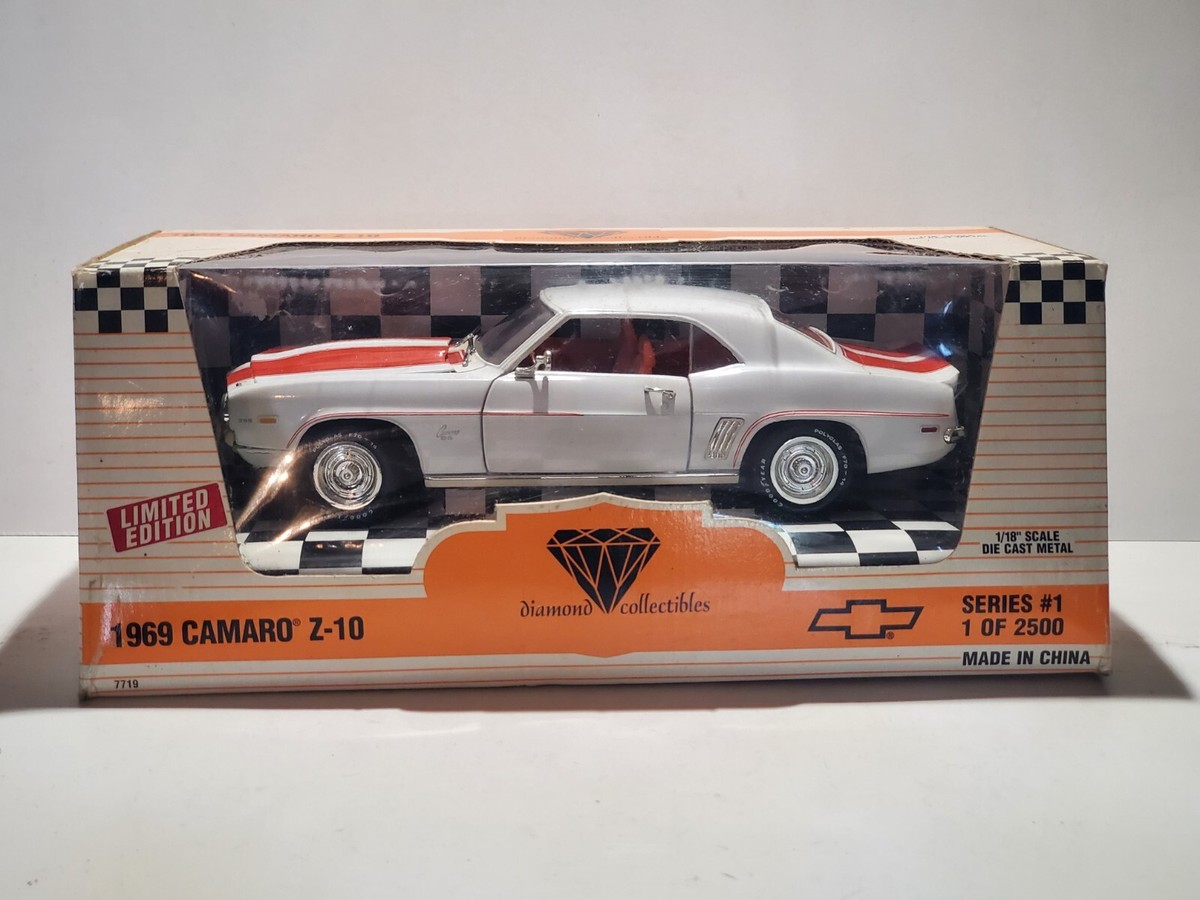 ミニカー1/18 箱あり 1969 Camaro Restomod No.279 1969 CHEVROLET CAMARO RESTOMOD HUGGER ORANGE 1:18 SCALE BY