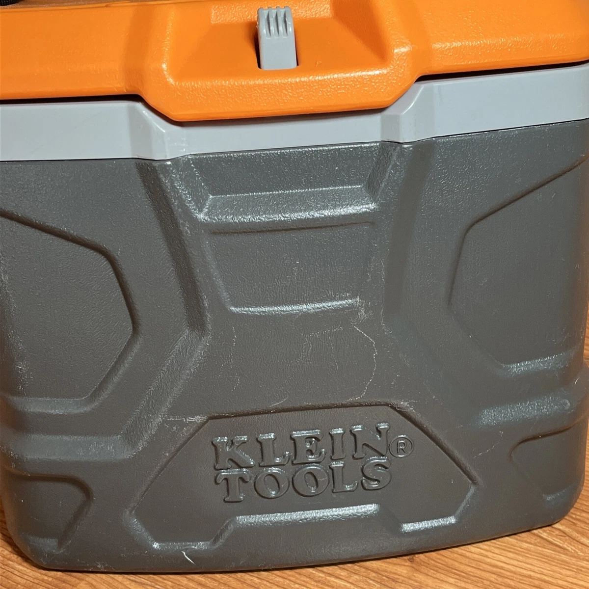 Klein Tools 55600 17 qt. Tradesman Pro Tough Box Hard Cooler Gray Preowned