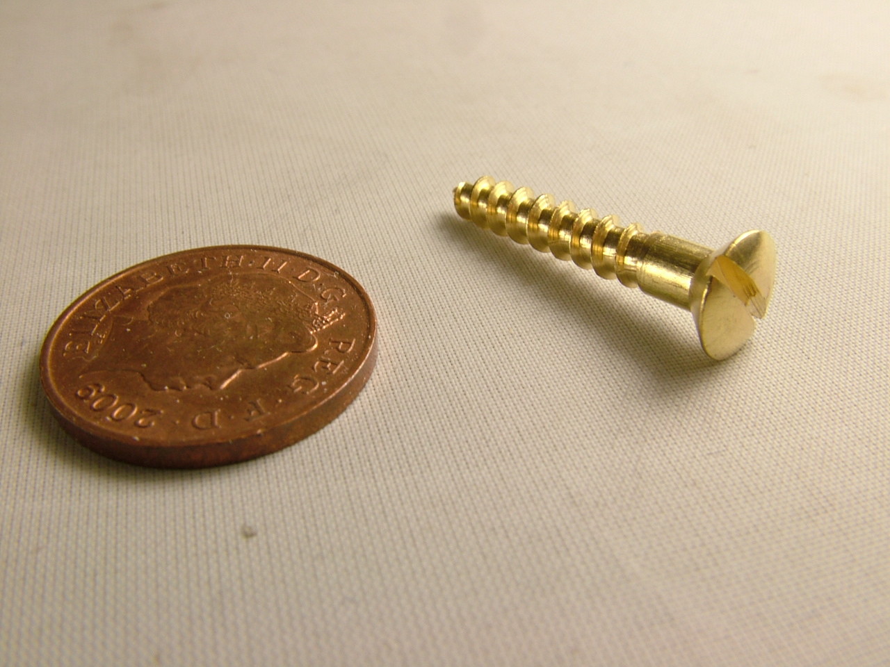 Solid brass screws,pack of 20 No.8 x 1"" (4.0 x 25) raised countersunk slotted