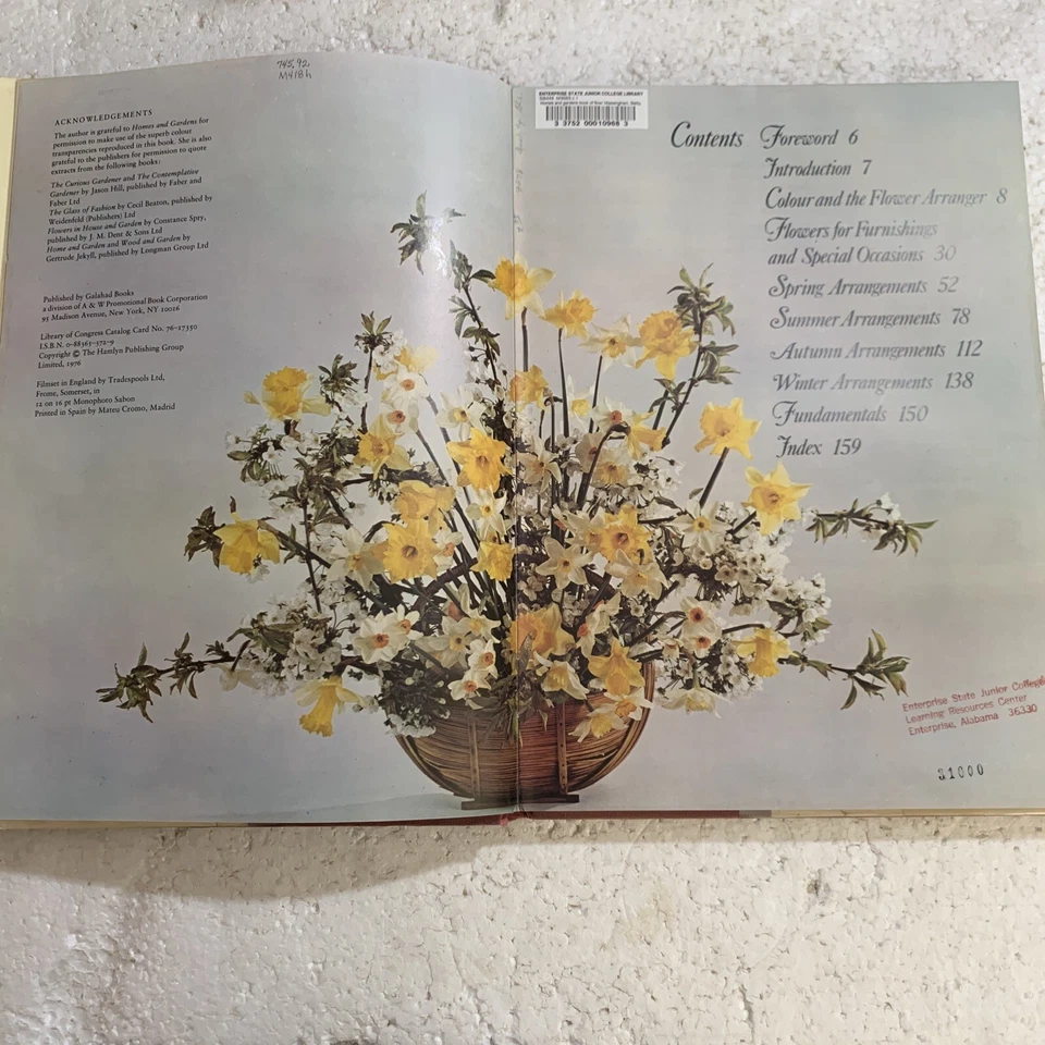 Homes and Gardens Book of Flower Arrangement Betty Massingham 1976 HC/DJ - Image 3 of 4