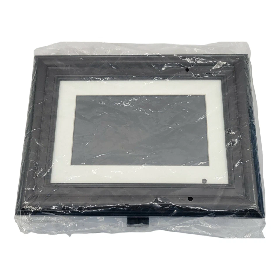 Sungale PF703 7 Inch Wide Screen High Resolution Wall Mount Digital Photo Frame - Image 2 of 4