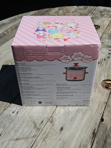 Hello Kitty and Friends Crock Pot 2-Quart Slow Cooker NEW IN BOX Uncanny Brands - Picture 5 of 7
