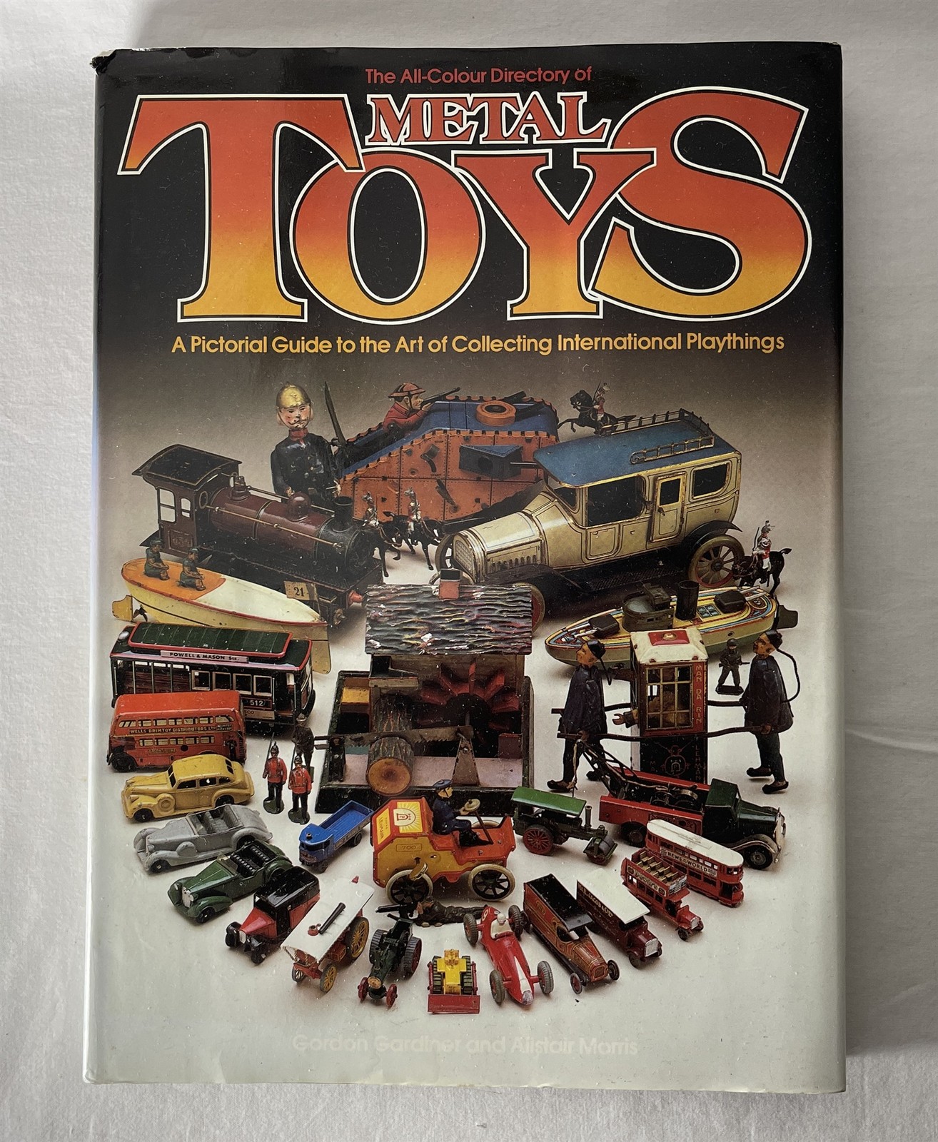 Vintage 1984 Salmander All Colour Directoy of Metal Toys 1870-1970 Covered