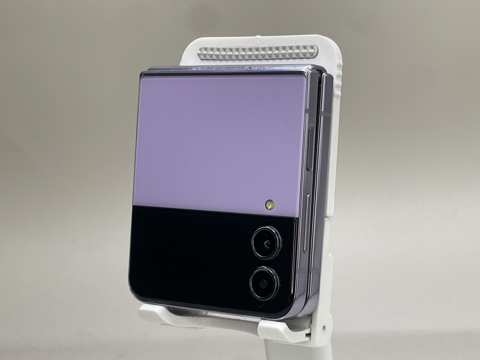 Samsung Galaxy Z Flip4 SM-F721U 128GB Bora Purple Unlocked W066760