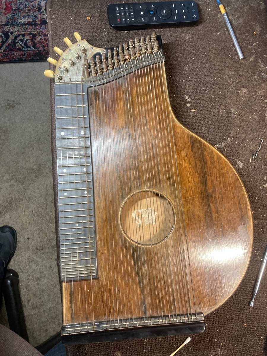 ANTIQUE GERMAN CONCERT ZITHER - Late 1800s/Early 1900s w/ wooden