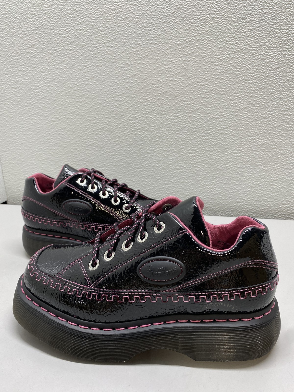 Dr. Martens Womens Buzz 5-Eye Distresssed Patent Leather Shoes Size 8 Black
