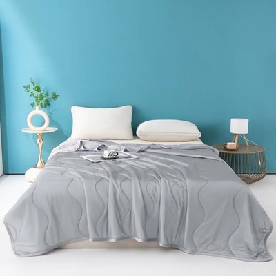 Cooling Throw Blanket Lightweight Breathable Summer Blanket for Hot Sleepers