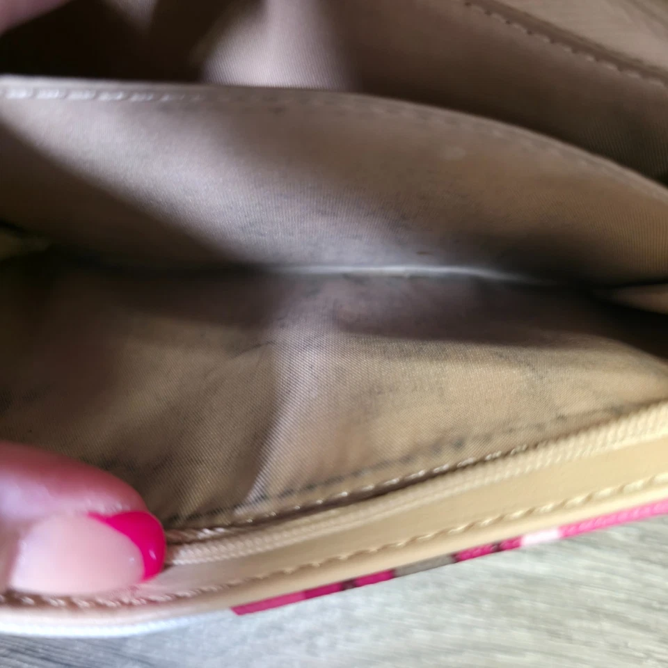 Guess Wallet Wristlet White Pink Faux Leather Floral Pastel Bifold Organizer - Image 2 of 4