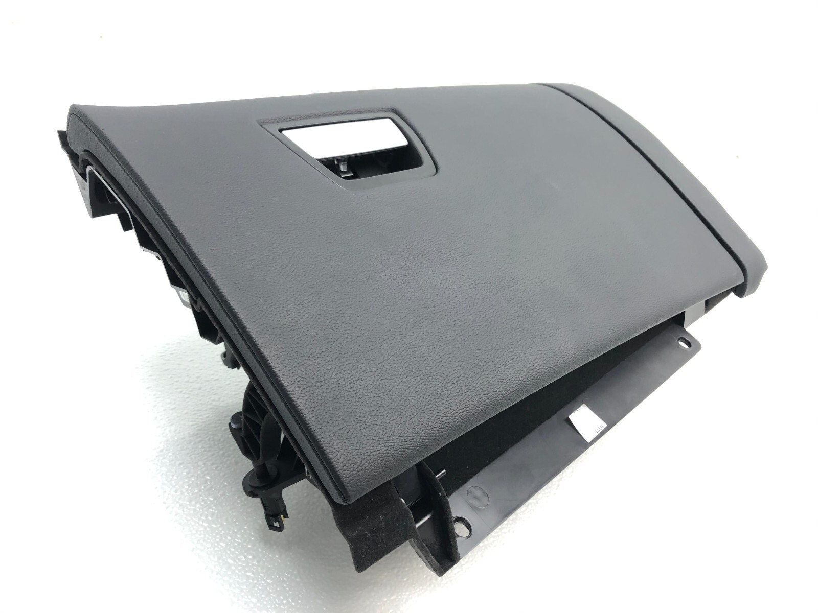 2014-2017 MASERATI GHIBLI S GLOVE BOX OEM.