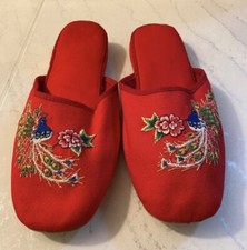 Women s 39 US 8.5-9 Asian Red Embroidered Slippers Cotton Flats House shoes