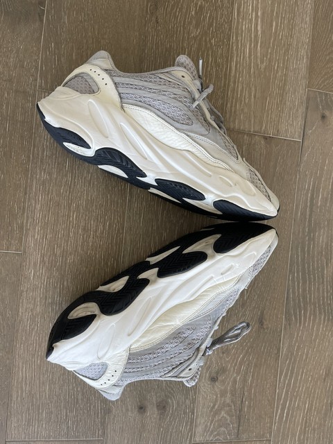 yeezy 700 v2 static sizing