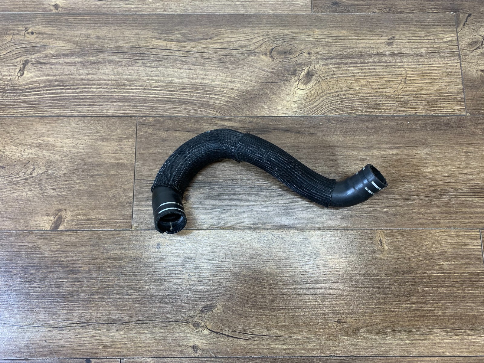 2017-2020 Maserati Levante Radiator Water Inlet Pipe 670031948 OEM