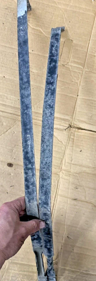 1998 Lincoln Continental Fuel Gas Tank Straps Foto 2 de 4