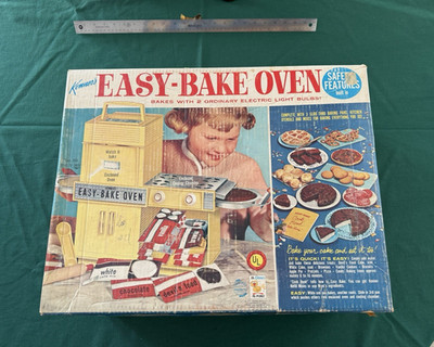 Kenner Easy-Bake Oven Vintage  1960s Turquoise Toy Baking Set w/ Box Accessories