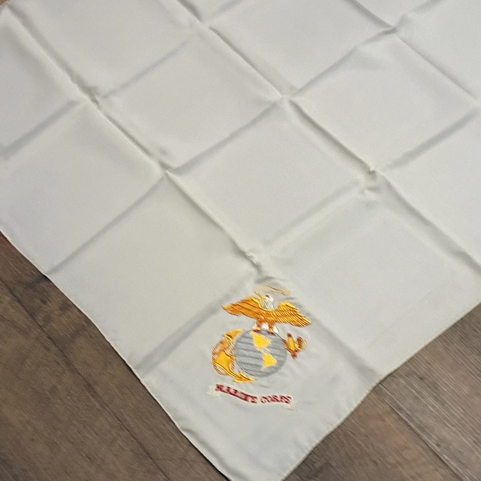 De colección Camp Pendleton California Marine Corps Pañuelo Memorabilia Bufanda 27x27 Foto 3 de 4