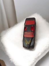 Voiture miniature ancienne rétro vintage pour collectionneur ou amateur d’objets