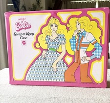 Vintage 1974 Mattel World of Barbie Sleep  N Keep Case Fold-Out Bedroom Case