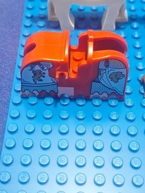 Lego Castle Red Horse Barding Gold Lion Battle Helmet Shield 10223 Kingdom Joust