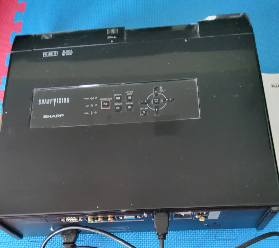 Sharp XV-Z17000 3D Projector – Excellent Condition – Remote + 8 Sharp 3D Glasses - Image 3 of 4