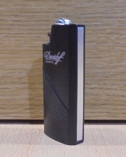 DAVIDOFF CIGARETTES LIMITED EDITION MINI METAL LIGHTER CASE WITH LIGHTER - Picture 6 of 10