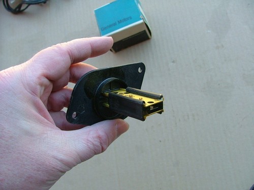 1967 Pontiac A/C compressor ambient switch, NOS! 9791606 Bonneville Grand Prix - Picture 2 of 3