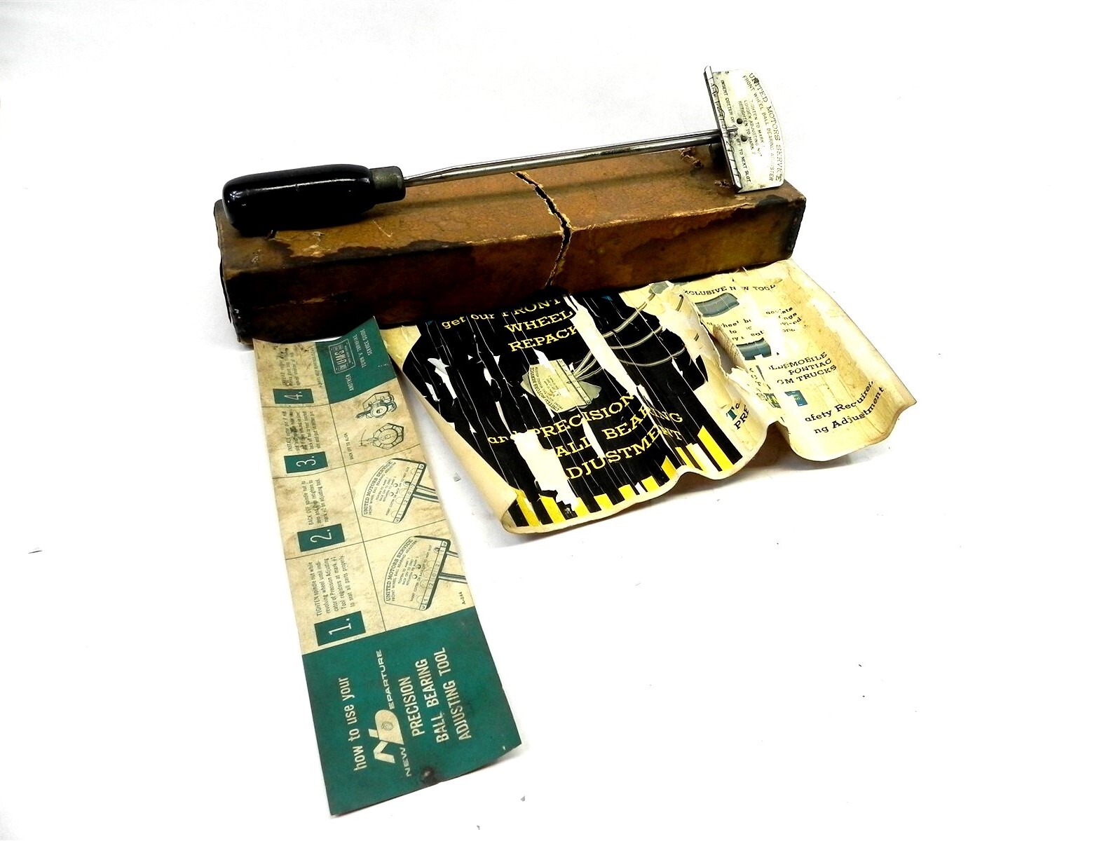 UNITED MOTORS GM BALL BEARING ADJUSTING TOOL FRONT WHEEL W/DECAL, INSTR, AND BOX