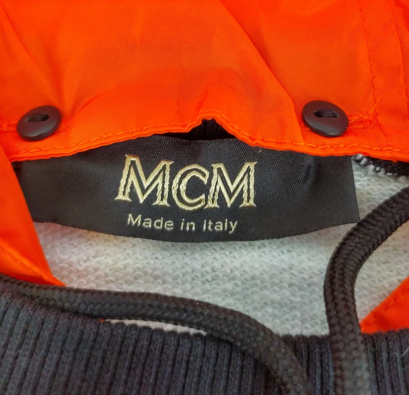 MONCLER Felpa con cappuccio in nylon rimovibile da uomo verde giungla $625 MCM MHA9AMM14G6