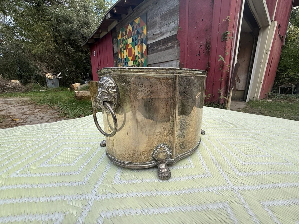 Jardiniere siglo XIX. Cubo de hielo botín maceta patas cabeza de león plateado Foto 4 de 4