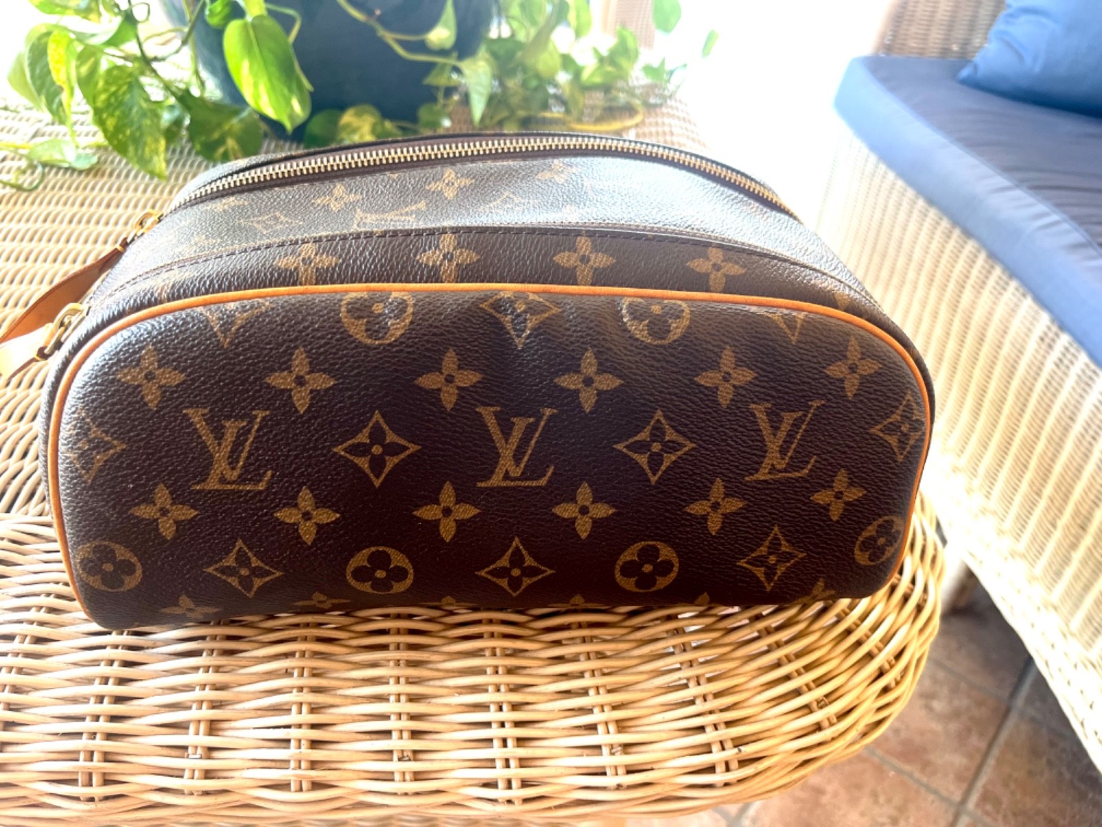 vuitton trousse pochette originale 100 pari al nuovo