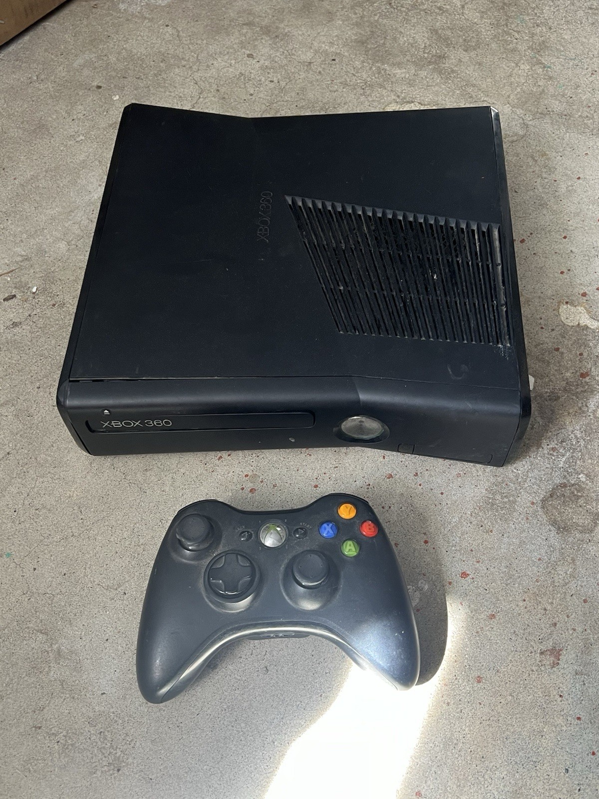 Microsoft Xbox 360 Slim Model 1439 Black Console 4GB With Controller Tested