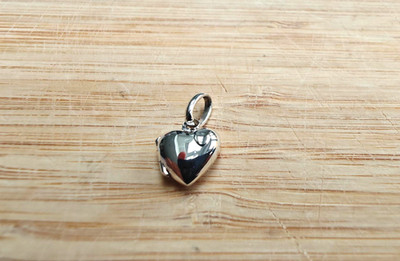 925 Sterling Silber - schlichtes Silber sehr kleine Herzform Anhänger Medaillon - SPP9