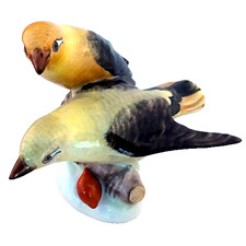 BIRDS PAIR OF FINCHES by Herend Figurine 3.75" tall NEW NEVER SOLD made Hungary