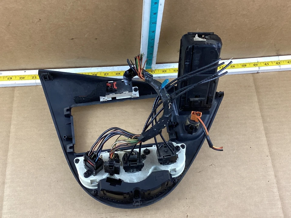 2000-2004 Ford Focus Temperature Climate Control With Radio Dash Bezel OEM - Image 4 of 4