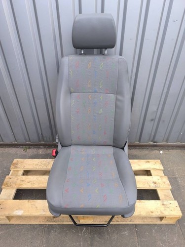 Volkswagen Transporter - Caravelle T5 2006 Vorne links Fahrersitz UTG12923