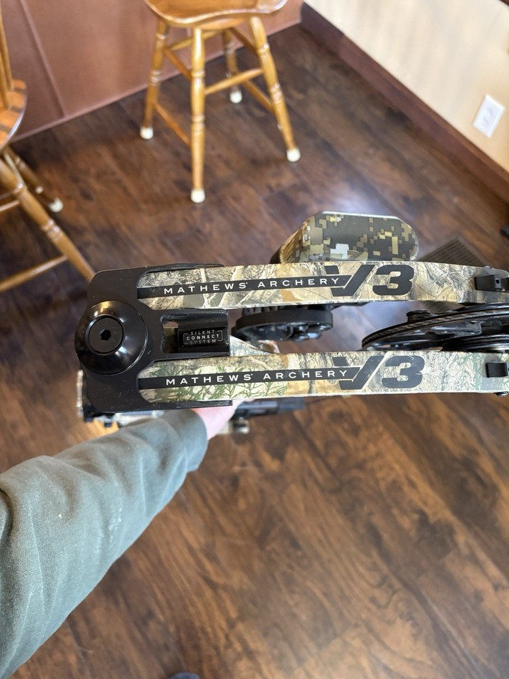 Mathews v3 31 compound bow Right Hand. Draw Length 28.5 60lbs | eBay