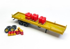OO/HO Gauge lorry trailer and Barrels on pallets