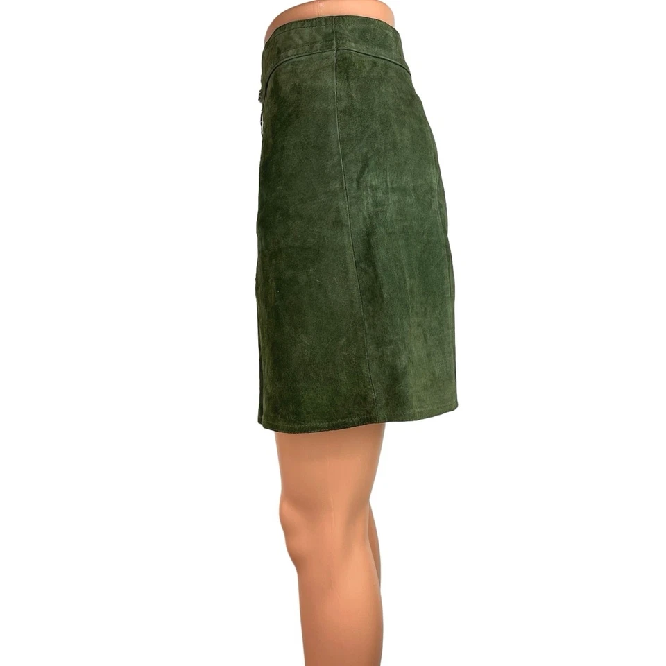 Minifalda Zara Verde 100% Gamuza Cuero Cremallera Frontal Mini Informal Línea A Talla M Foto 2 de 4